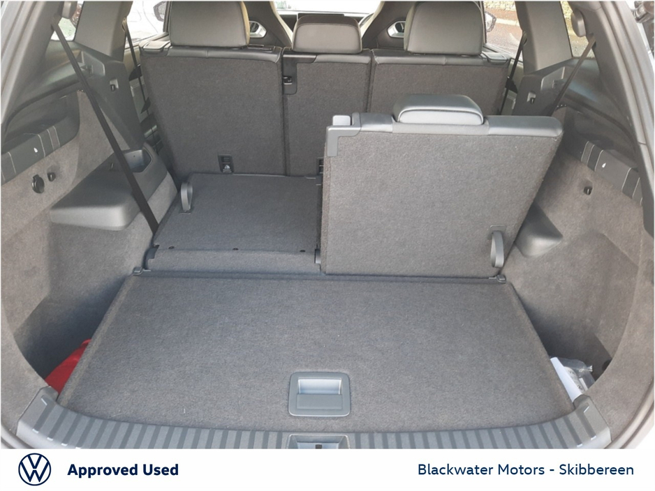 2025 Volkswagen Tayron - image 10