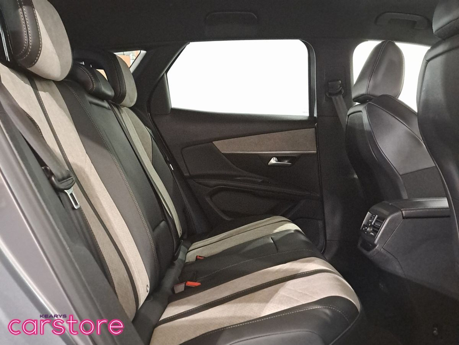 2021 Peugeot 3008 - image 13