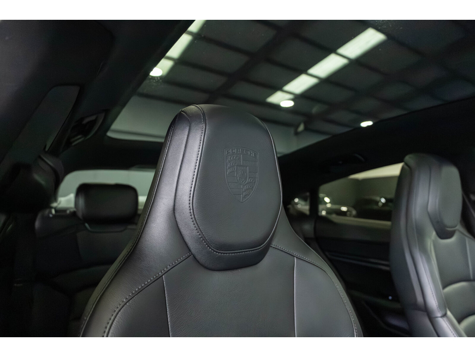 2022 Porsche Taycan - image 15