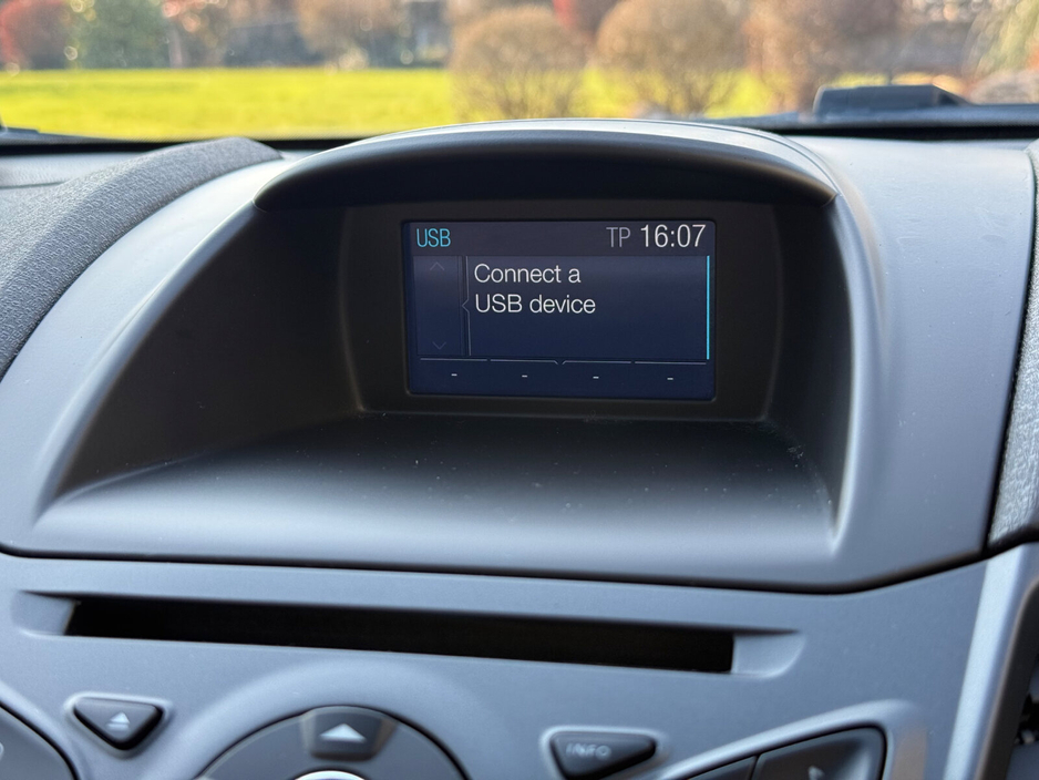 2017 Ford Fiesta - image 15