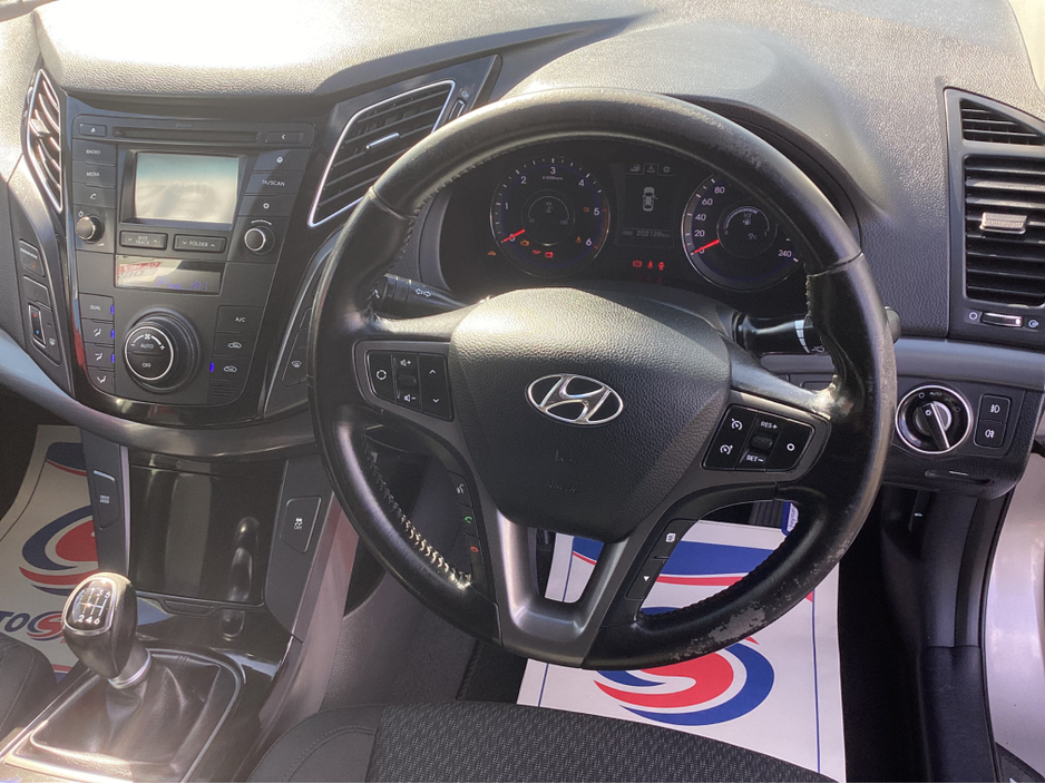 2016 Hyundai i40 - image 12