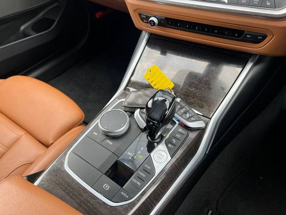 2020 BMW 3 Series - image 11