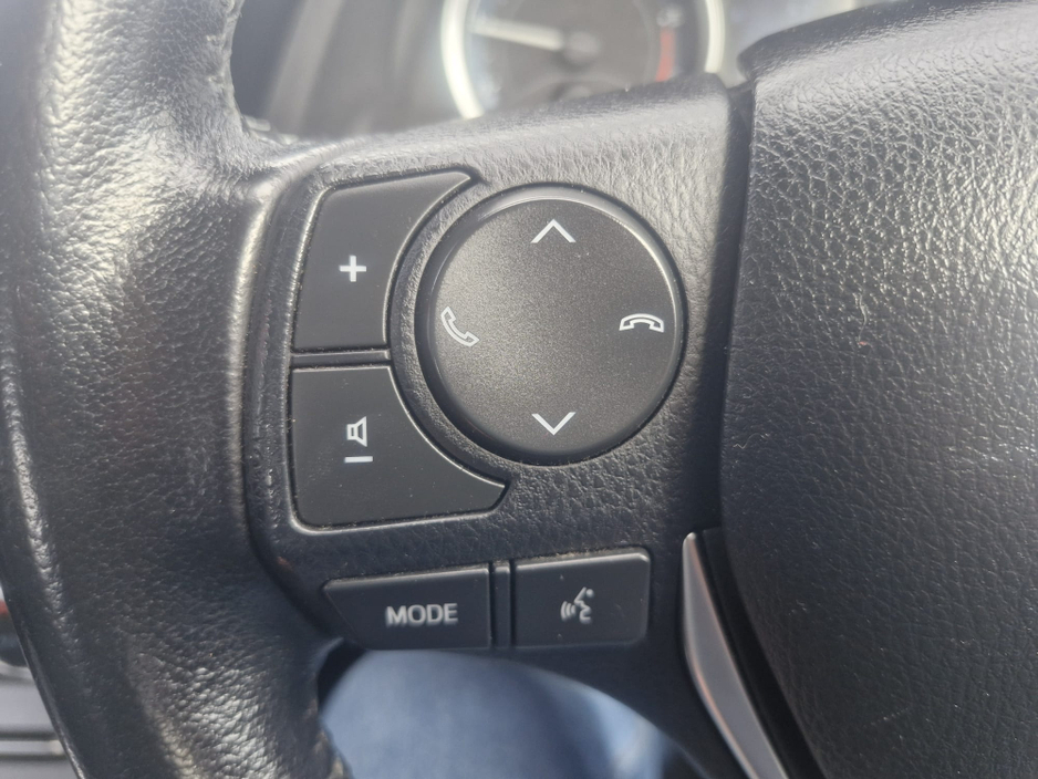 2017 Toyota Corolla - image 13