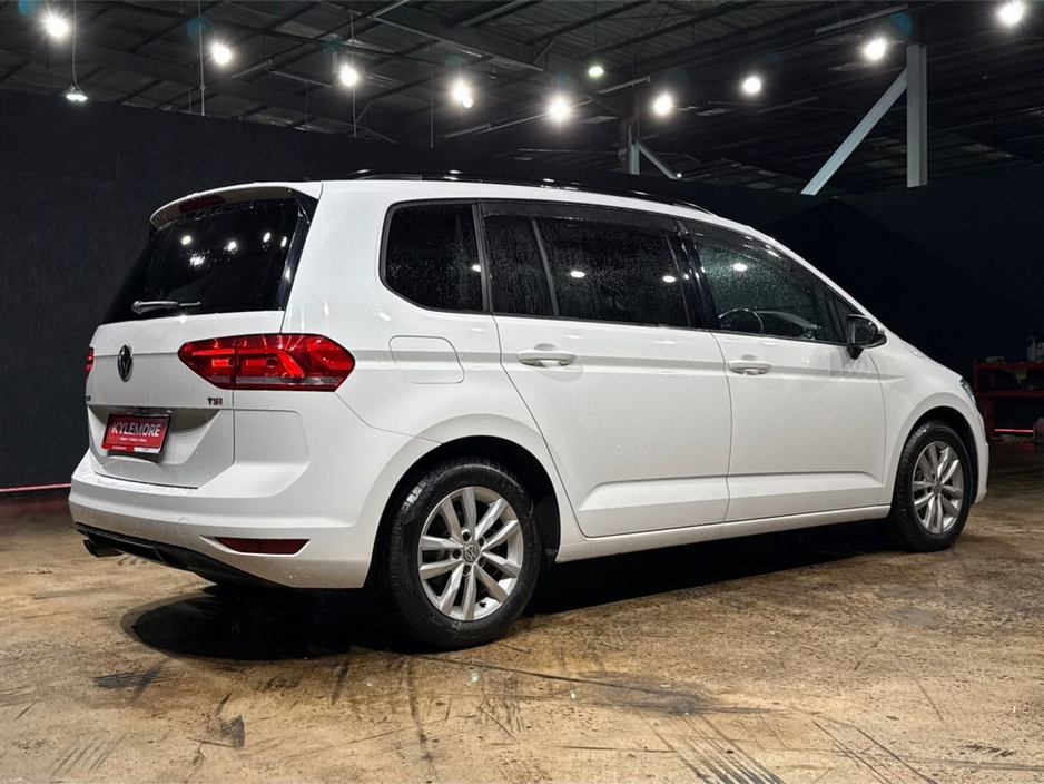 2017 Volkswagen Touran COMFORT LINE - FACTORY ALLOYS - 7 SEATS - REVERSE CAMERA €18,950