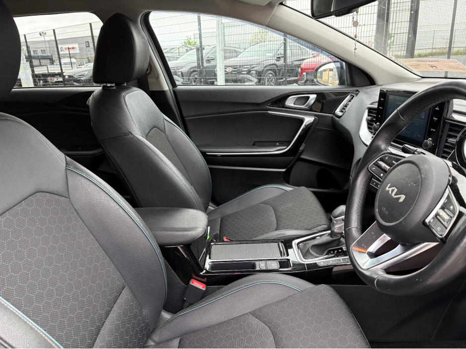 2022 Kia Ceed - image 14
