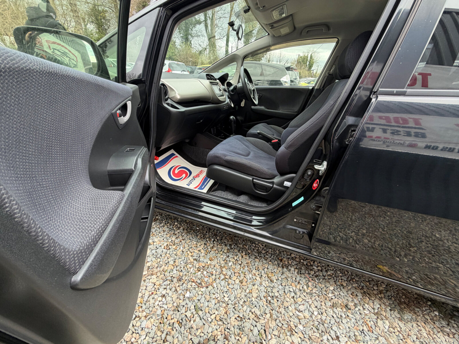 2013 Honda Fit - image 15