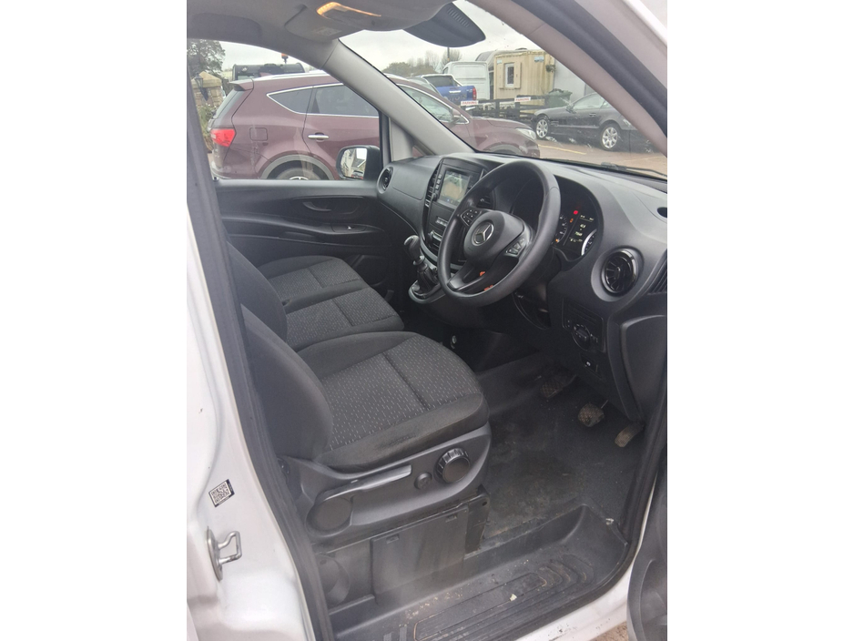 2021 Citroen Berlingo - image 3