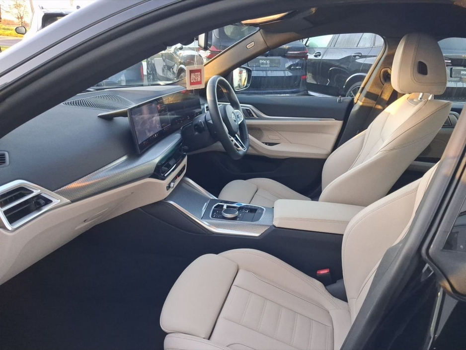 2025 BMW i4 - image 7