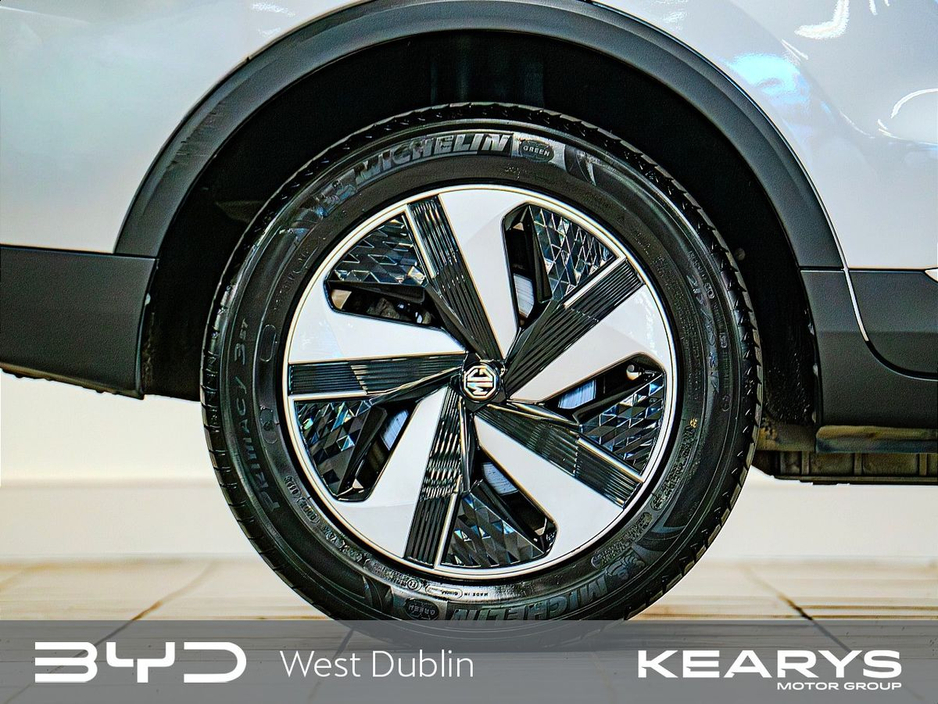 2022 MG ZS - image 23