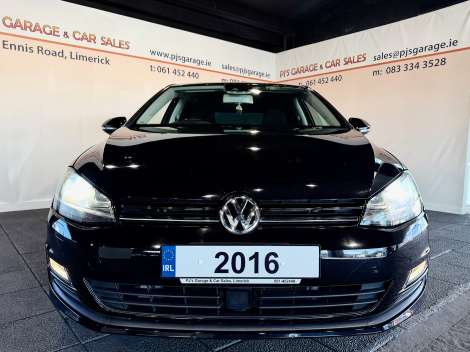 2016 Volkswagen Golf - image 2