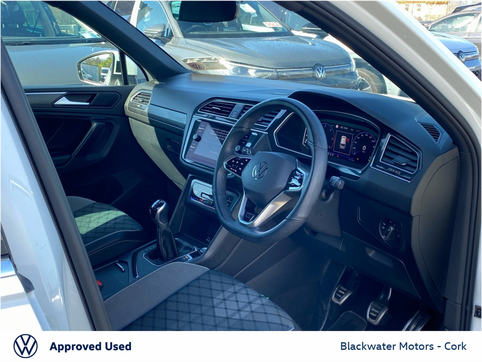 2024 Volkswagen Tiguan - image 4