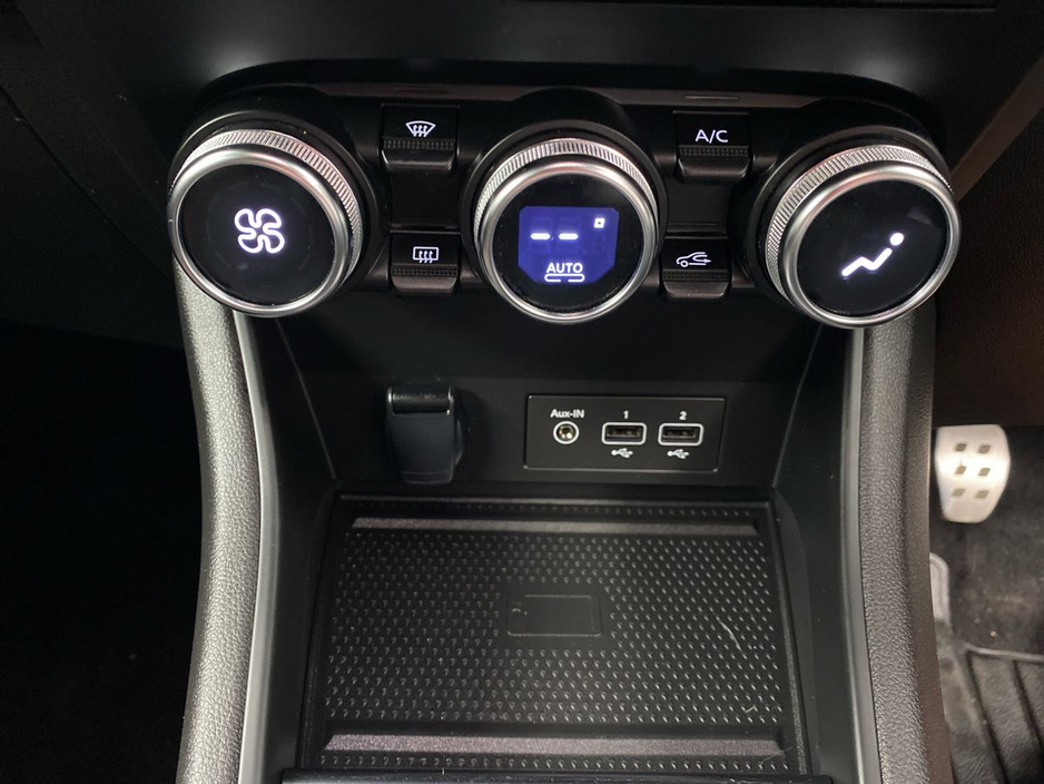 2023 Renault Captur - image 18