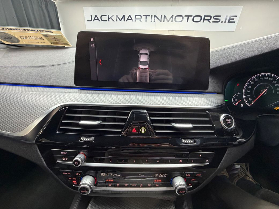 2019 BMW 5 Series - image 26