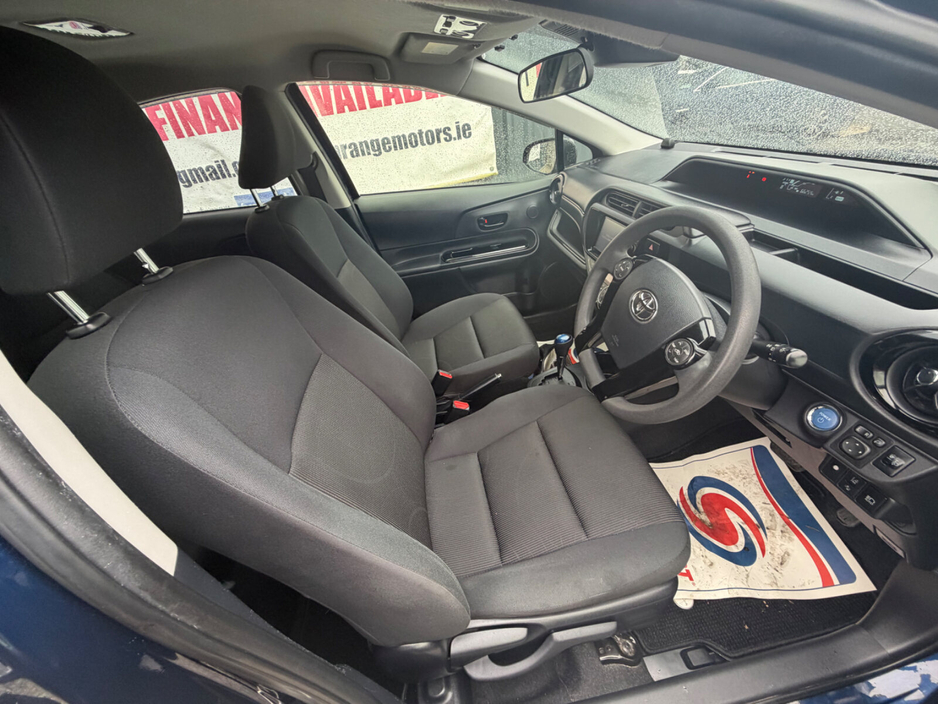 2016 Toyota Aqua - image 10