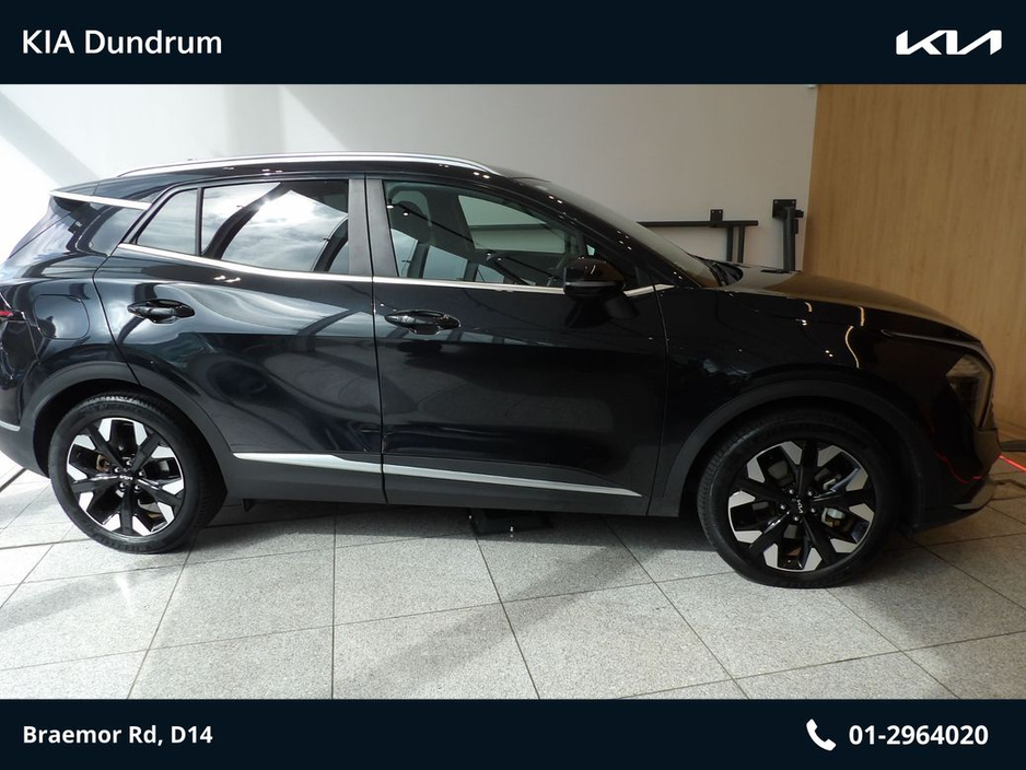 2023 Kia Sportage - image 2