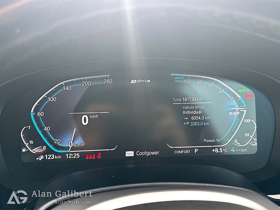 2020 BMW 5 Series - image 10