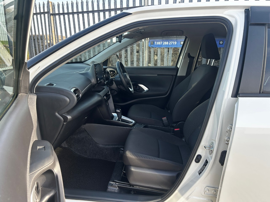 2021 Toyota Yaris Cross - image 10