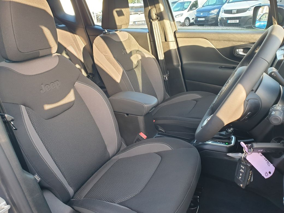 2024 Jeep Renegade - image 21