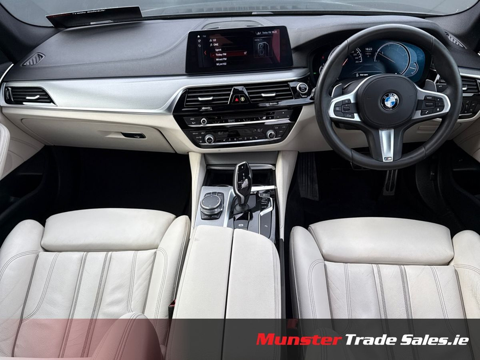 2018 BMW 5 Series - image 9