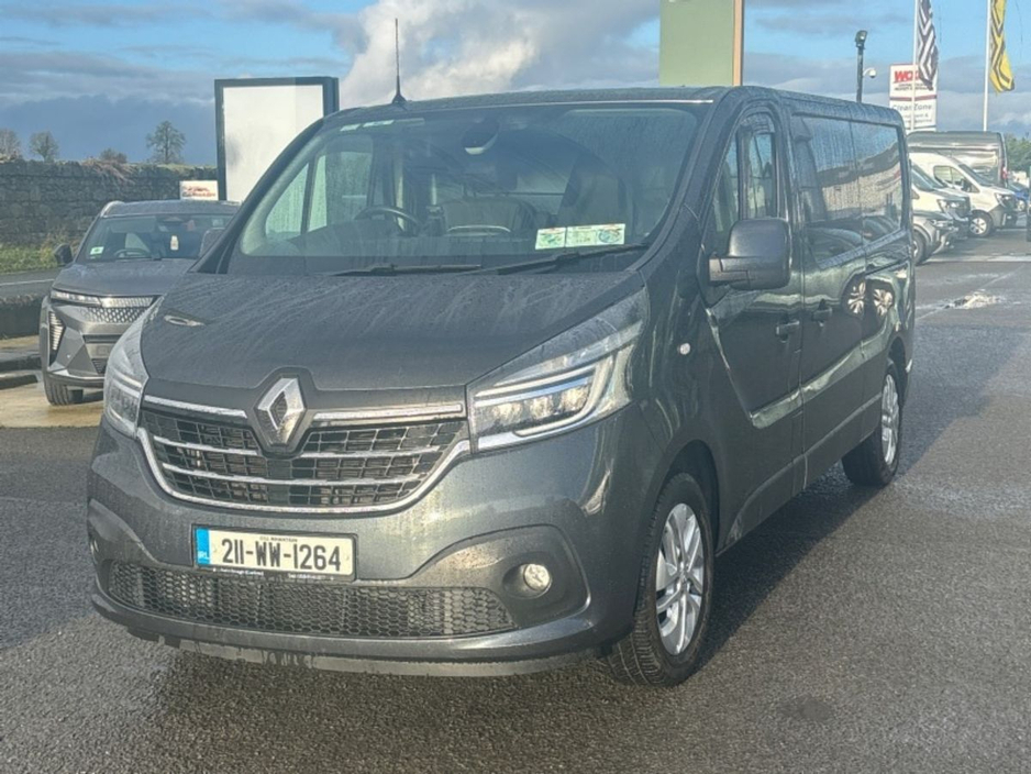 2021 Renault Trafic - image 3