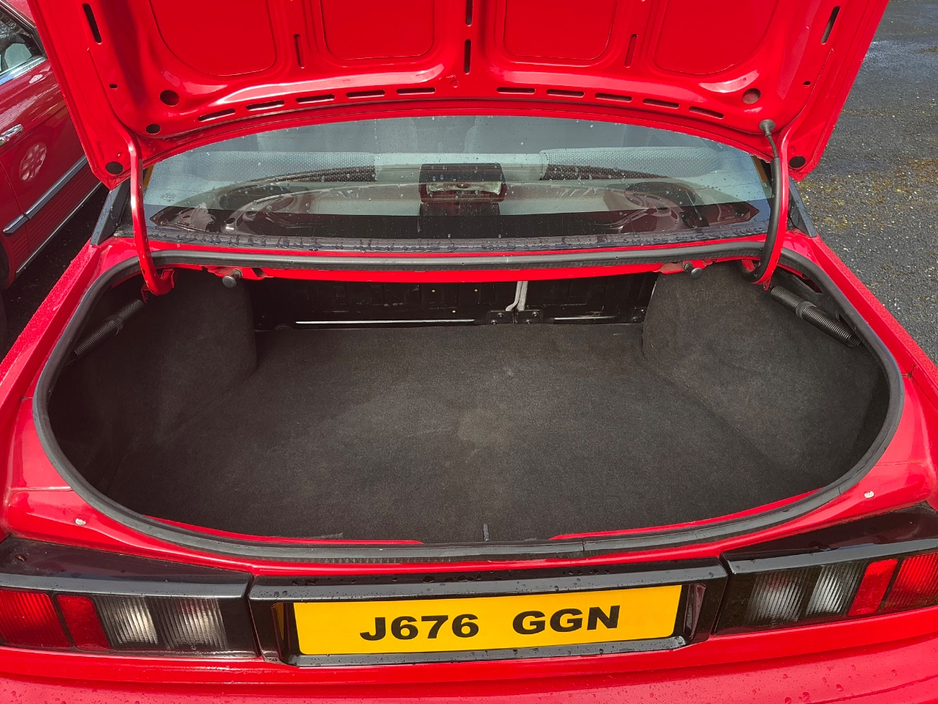 1992 Ford Sierra - image 12