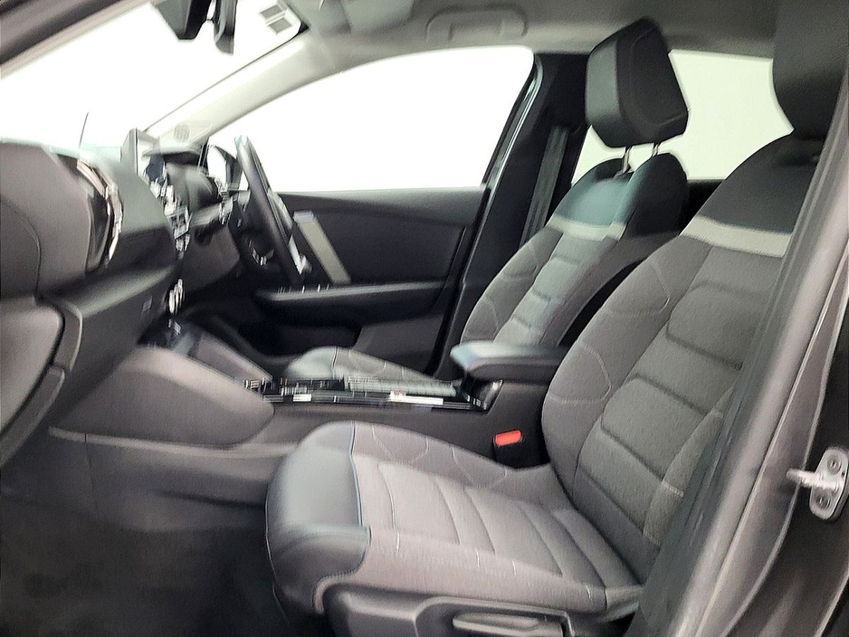 2023 Citroen C4 - image 6