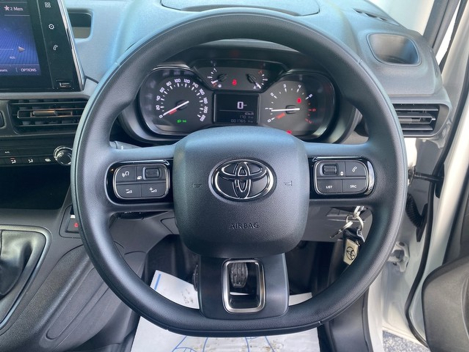 2025 Toyota Proace City SWB GX 100HP 650KGS €26,950