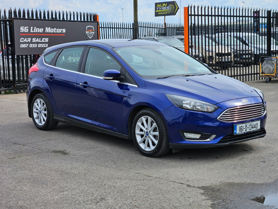 2016 Ford Focus - image 2