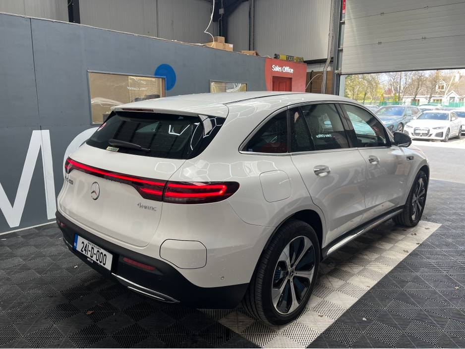 2024 Mercedes-Benz EQC - image 2