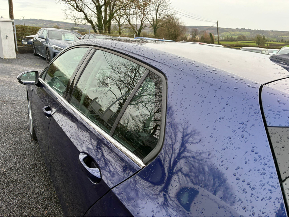 2022 Volkswagen Golf - image 13