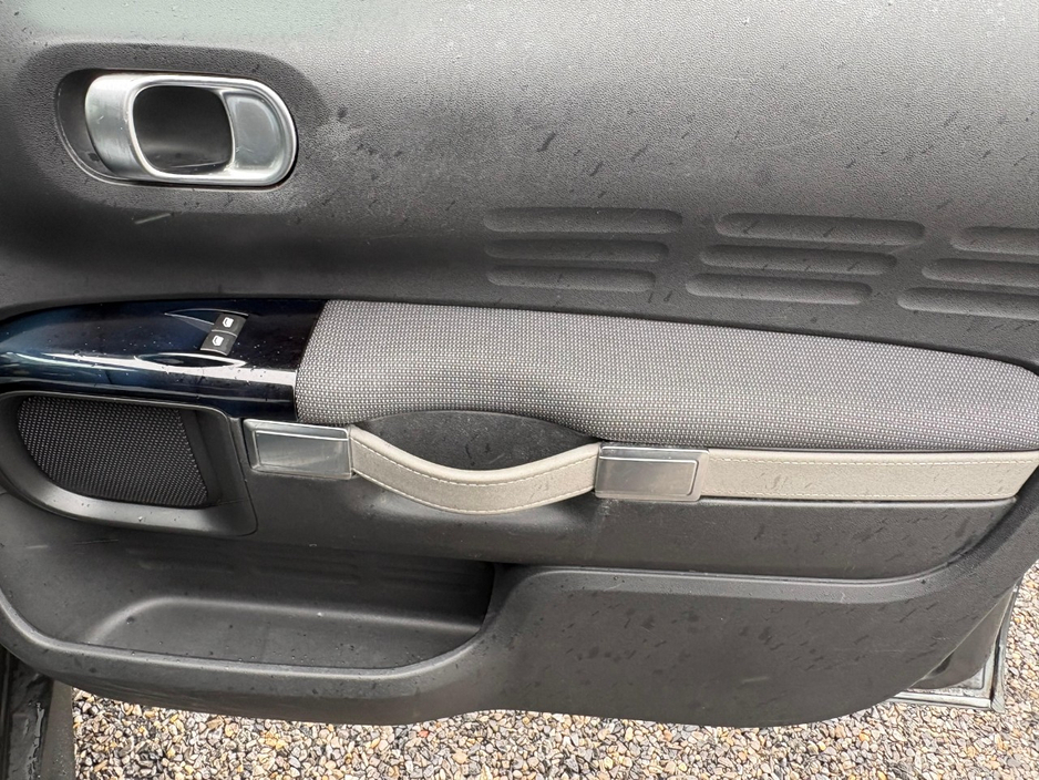 2015 Citroen C4 Cactus - image 6