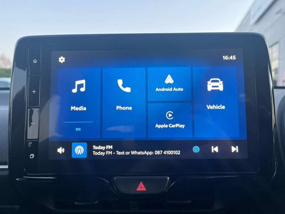 2024 Toyota Yaris YARIS HYBRID 1.5 LUNA €25,444