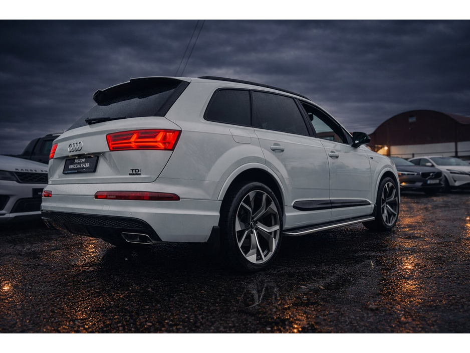 2017 Audi Q7 - image 4