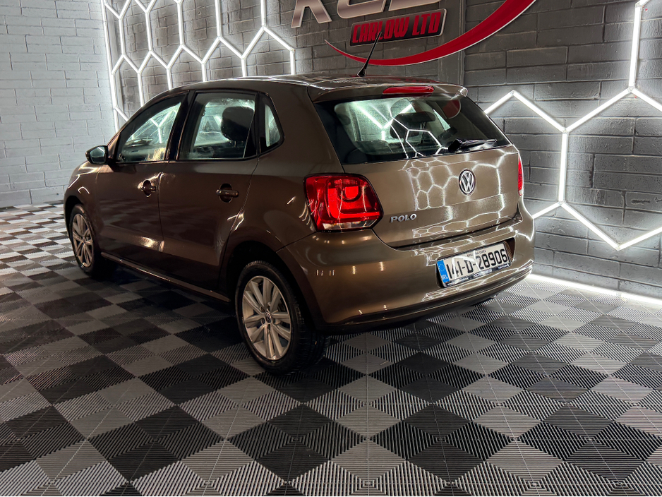 2014 Volkswagen Polo - image 8