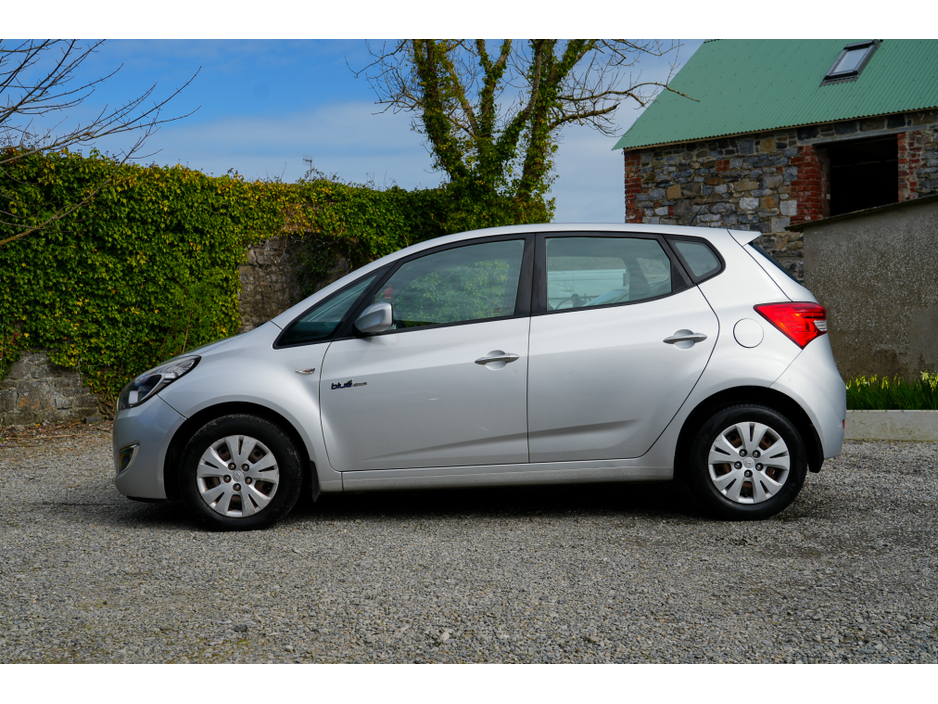 2013 Hyundai ix20 - image 9