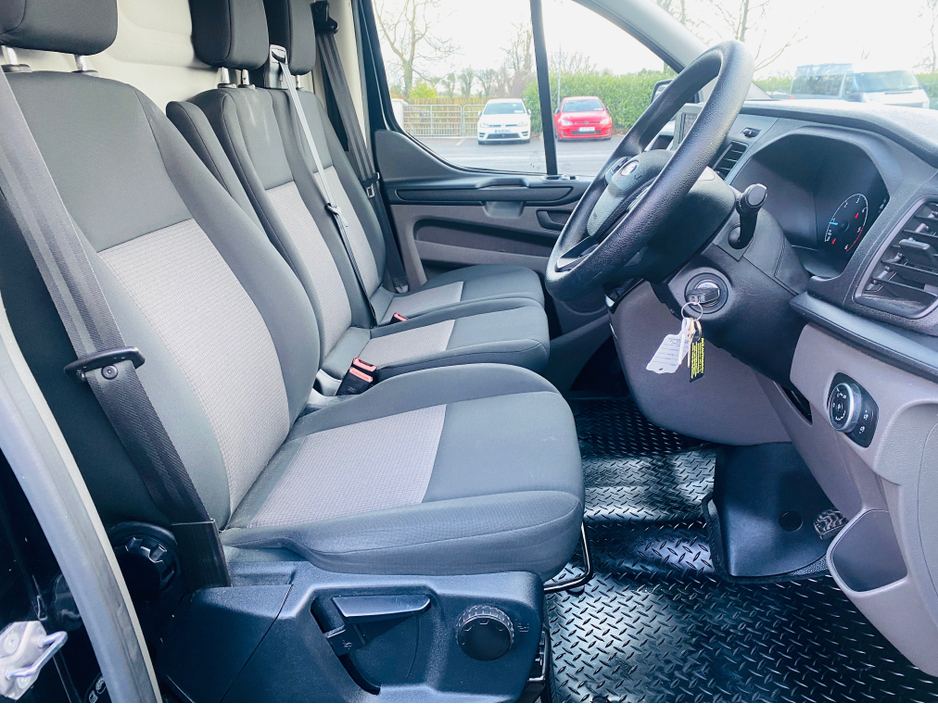 2021 Ford Transit Custom - image 10