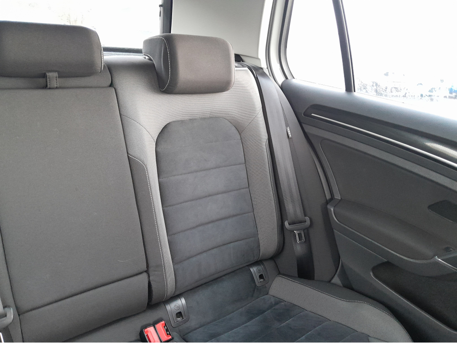 2015 Volkswagen Golf 1.4 Highline €13,950