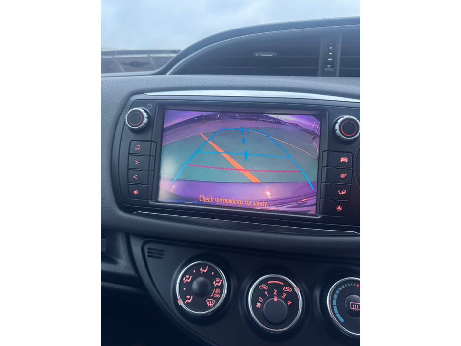 2015 Toyota Yaris 1.0 VVT-i 3Dr Luna €11,950