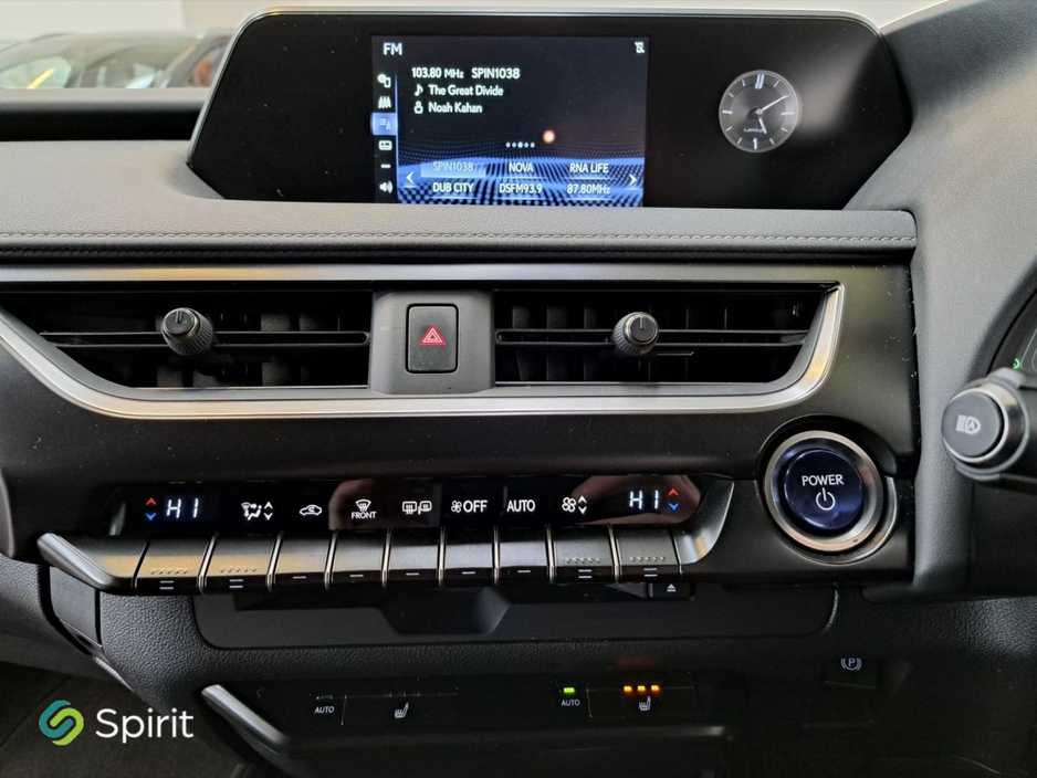 2022 Lexus UX 300 e - image 16