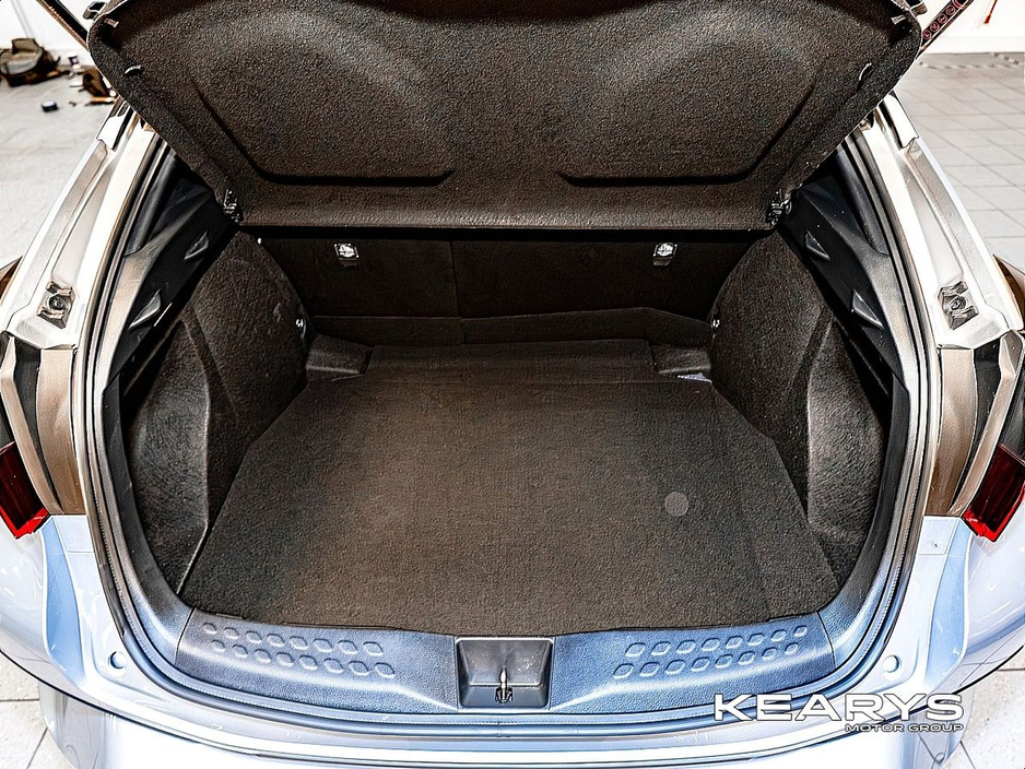 2023 Toyota C-HR - image 13