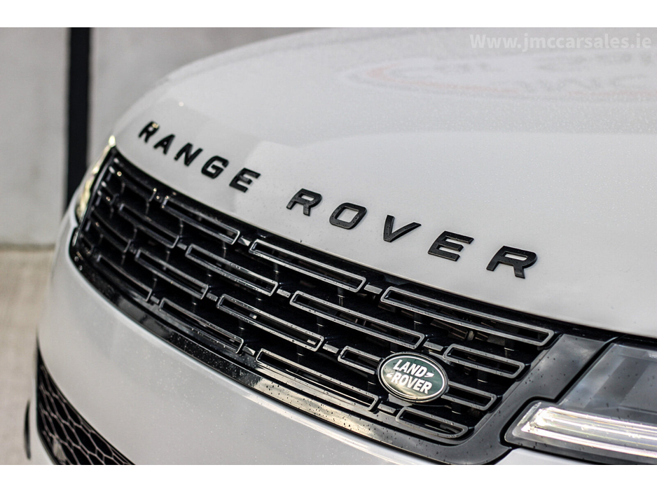 2023 Land Rover Range Rover - image 3