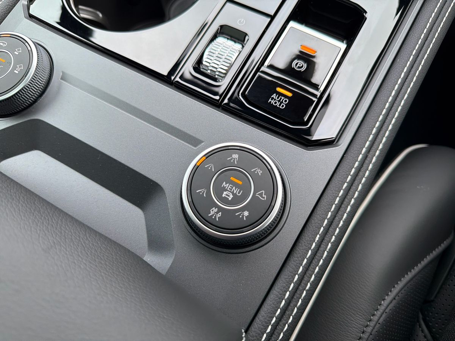 2026 Volkswagen Touareg Touareg R-Line Final Edition 231HP €113,980