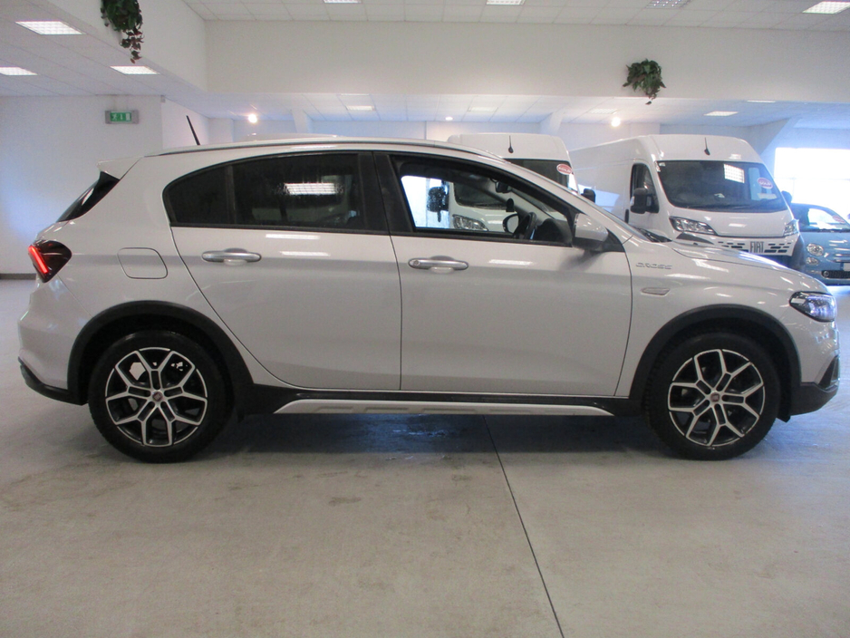 2023 Fiat Tipo 1.0 100HP Cross 5dr €19,950