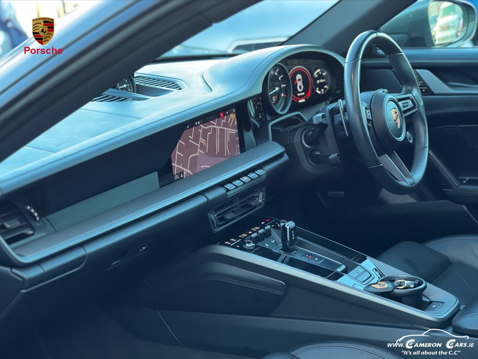 2020 Porsche 911 CARRERA 4SPEED Aventurine Green Metallic €144,950