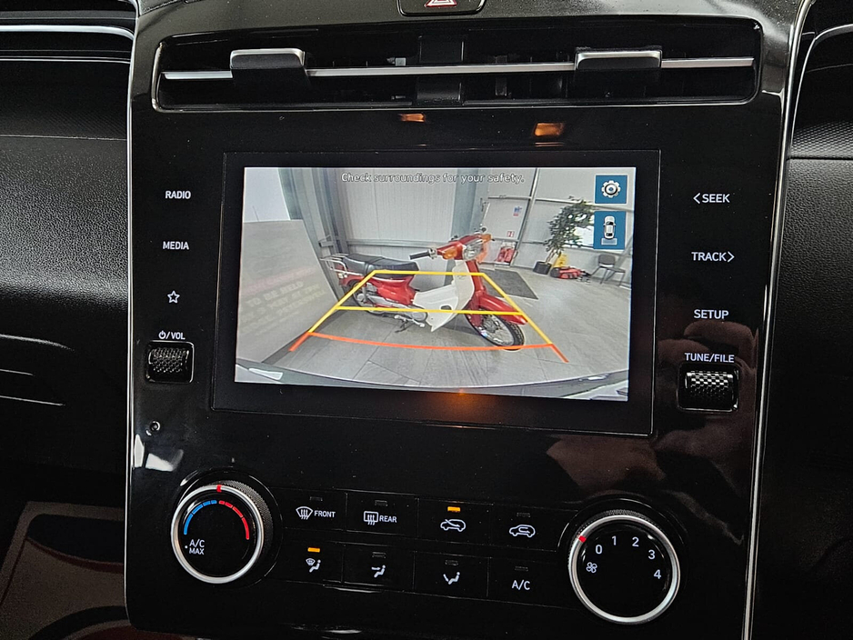 2022 Hyundai Tucson - image 12