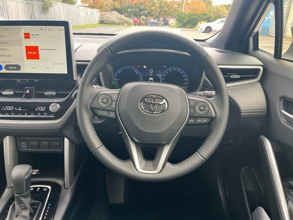 2025 Toyota Corolla Cross - image 9