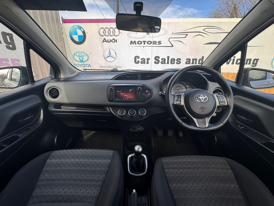 2016 Toyota Yaris - image 26