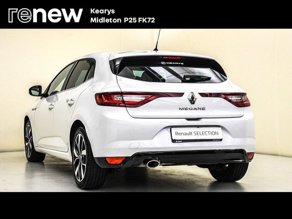 2020 Renault Megane - image 3