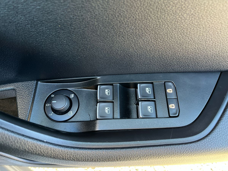 2019 Skoda Superb - image 14