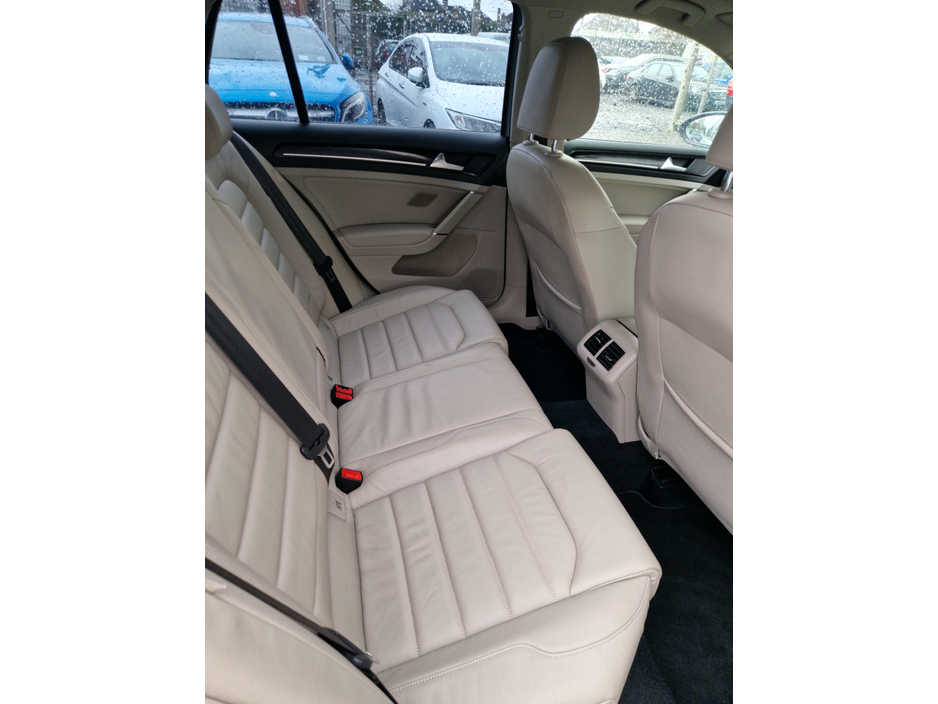 2013 Volkswagen Golf 1.4 TSI Highline | Leather interior €12,450